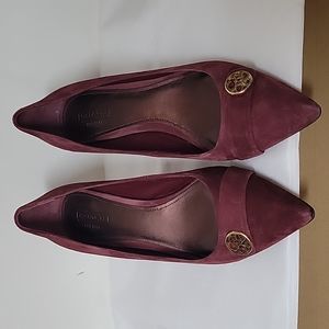 Coach Pumps